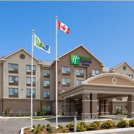 Holiday Inn Express & Suites New Liskeard Bagian luar foto