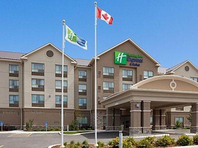 Holiday Inn Express & Suites New Liskeard Bagian luar foto