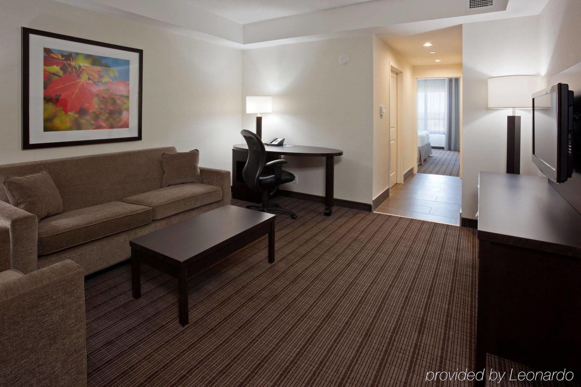 Holiday Inn Express & Suites New Liskeard Ruang foto