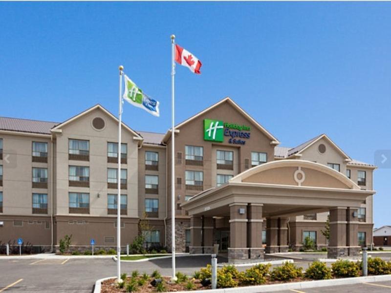 Holiday Inn Express & Suites New Liskeard Bagian luar foto